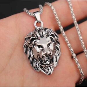 NWOT Vintage Lion Head Pendant Necklace
